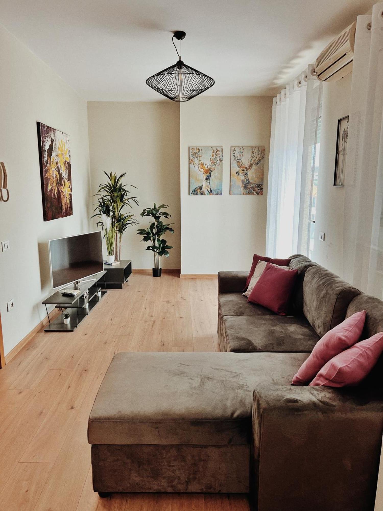 Cozy Rooftop Apartment - Your Home, Away From Home! Τίρανα Εξωτερικό φωτογραφία