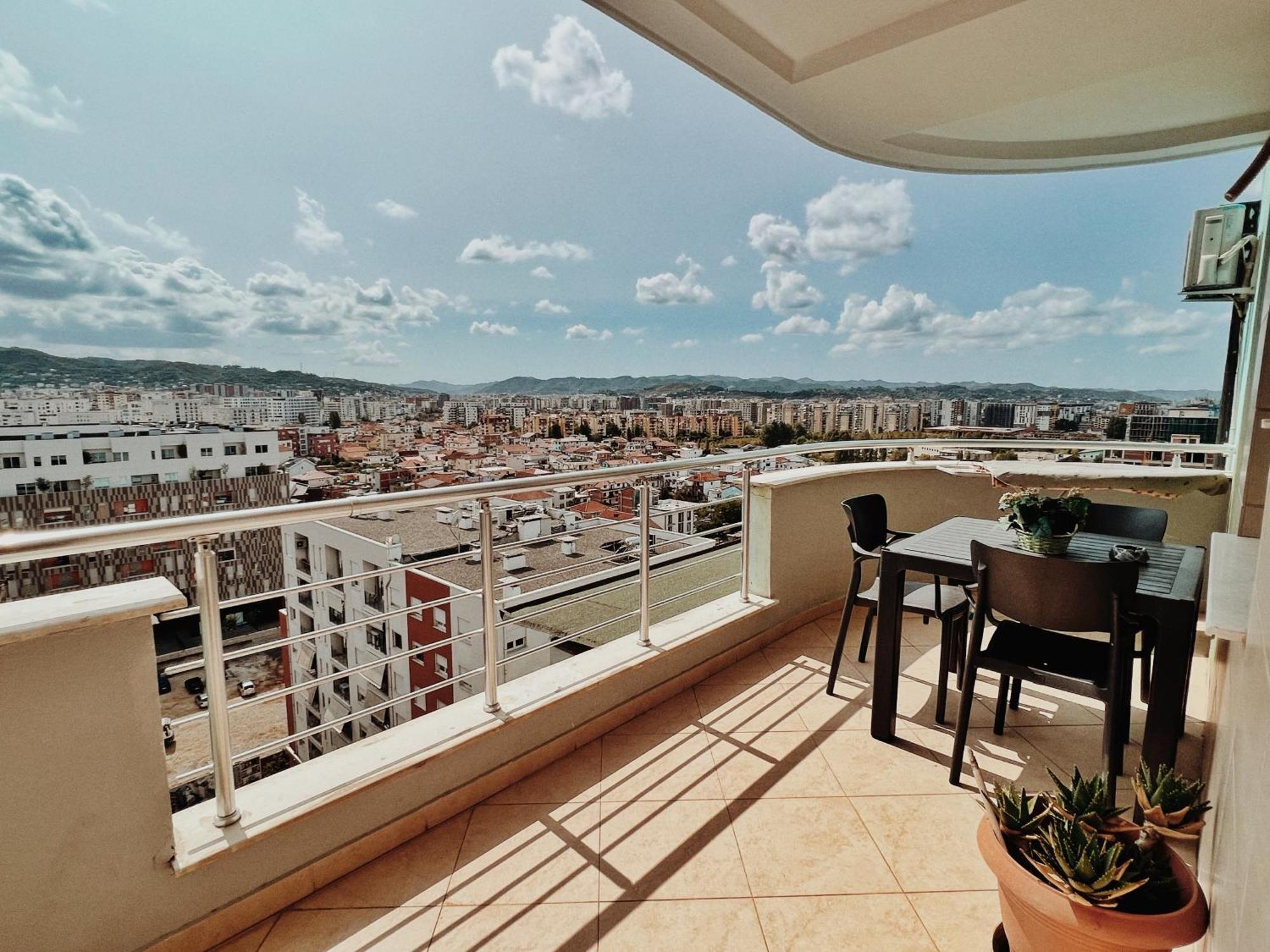 Cozy Rooftop Apartment - Your Home, Away From Home! Τίρανα Εξωτερικό φωτογραφία